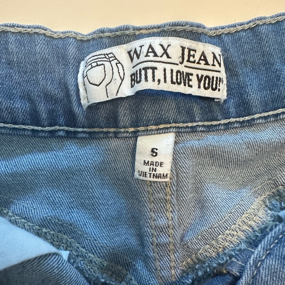 Shorts - Picture 3 of 3